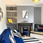 Beautiful City Centre Home With Garden And Parking